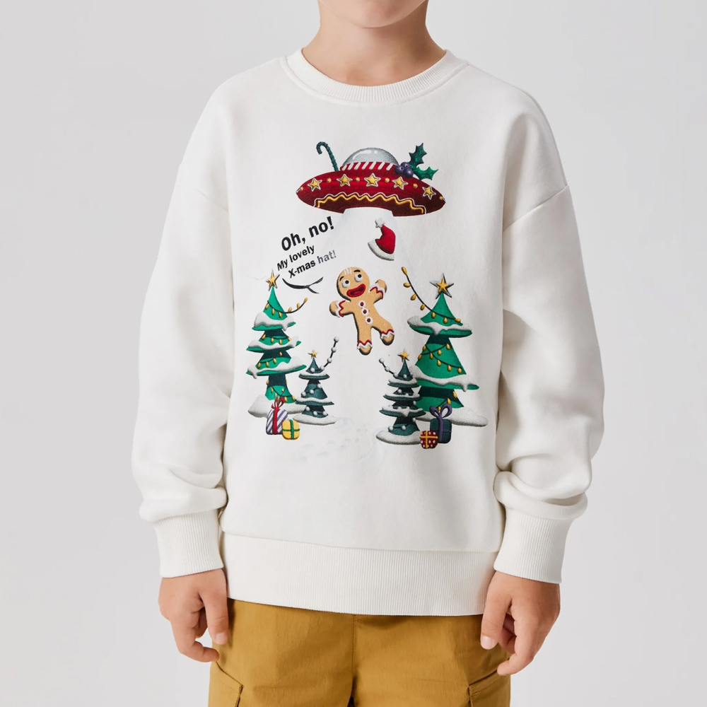 Белый свитшот с новогодним принтом