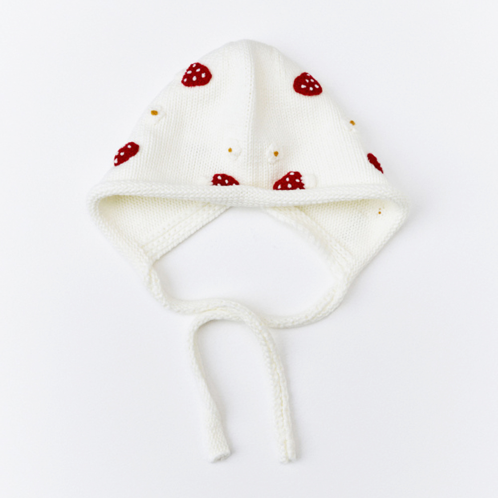 Шапка на завязках для девочек